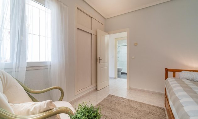 Resale - Villa -
Orihuela Costa - Playa Flamenca