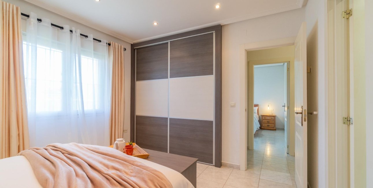 Resale - Villa -
Orihuela Costa - Playa Flamenca