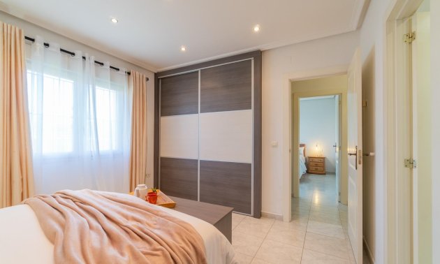 Resale - Villa -
Orihuela Costa - Playa Flamenca