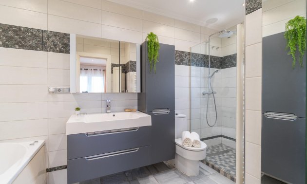 Resale - Villa -
Orihuela Costa - Playa Flamenca
