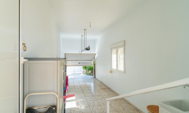 Resale - Villa -
Orihuela Costa - Playa Flamenca