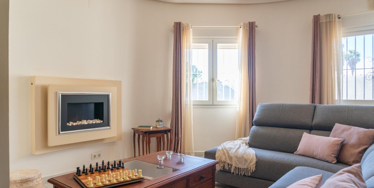 Resale - Villa -
Orihuela Costa - Playa Flamenca