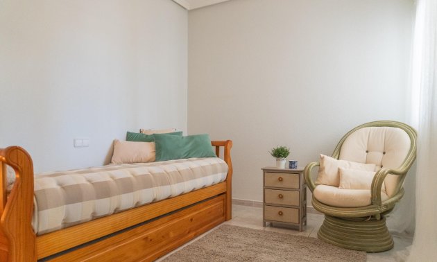 Resale - Villa -
Orihuela Costa - Playa Flamenca