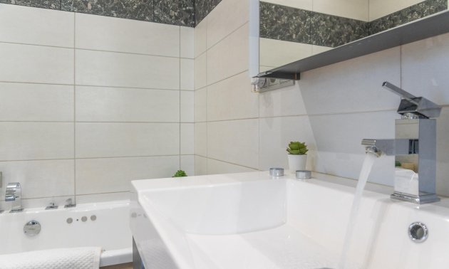 Resale - Villa -
Orihuela Costa - Playa Flamenca