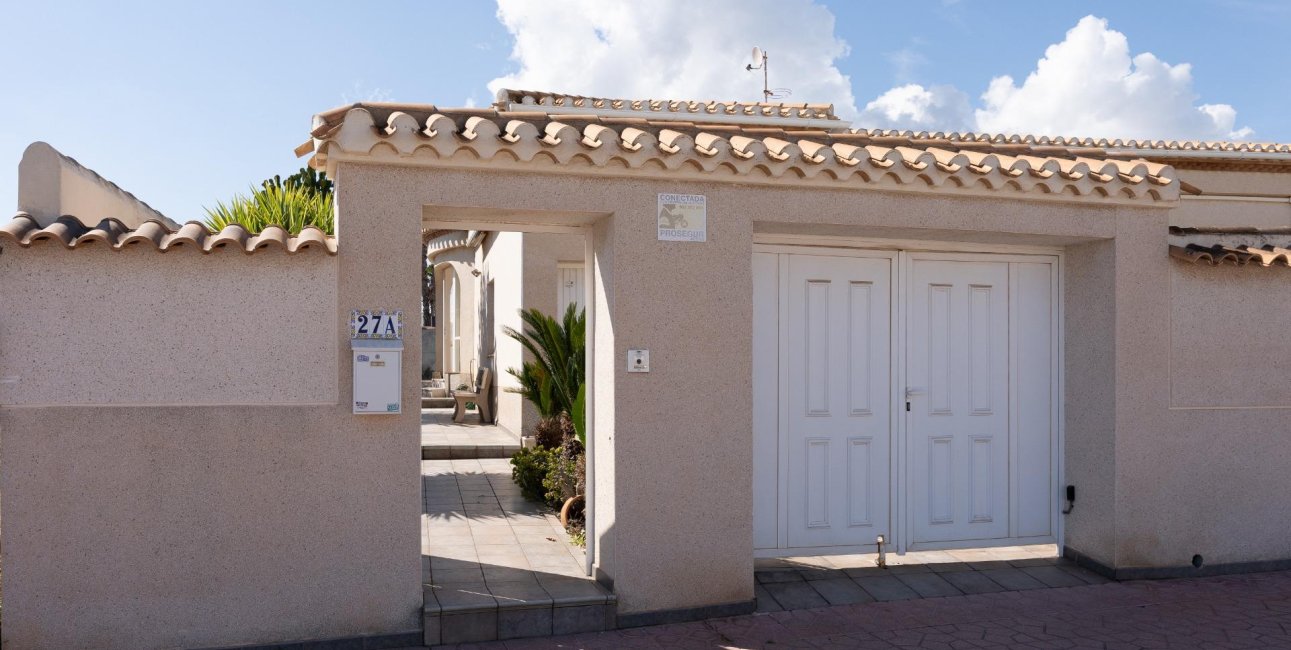 Resale - Villa -
Orihuela Costa - Playa Flamenca