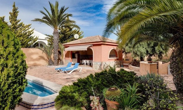 Resale - Villa -
Torrevieja - El Chaparral