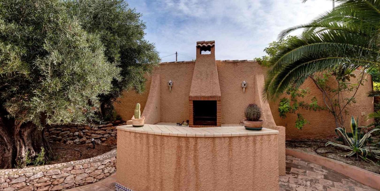 Resale - Villa -
Torrevieja - El Chaparral