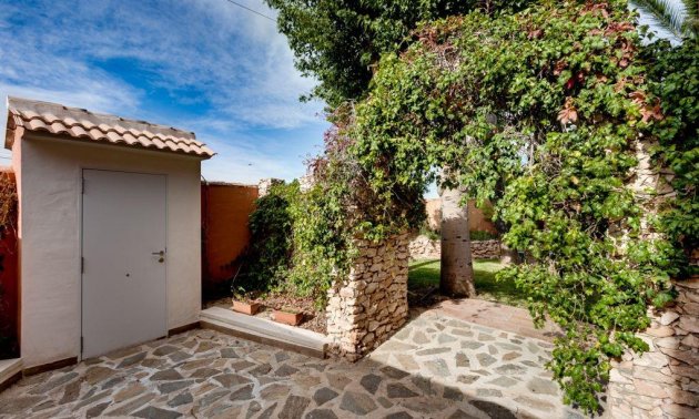 Resale - Villa -
Torrevieja - El Chaparral