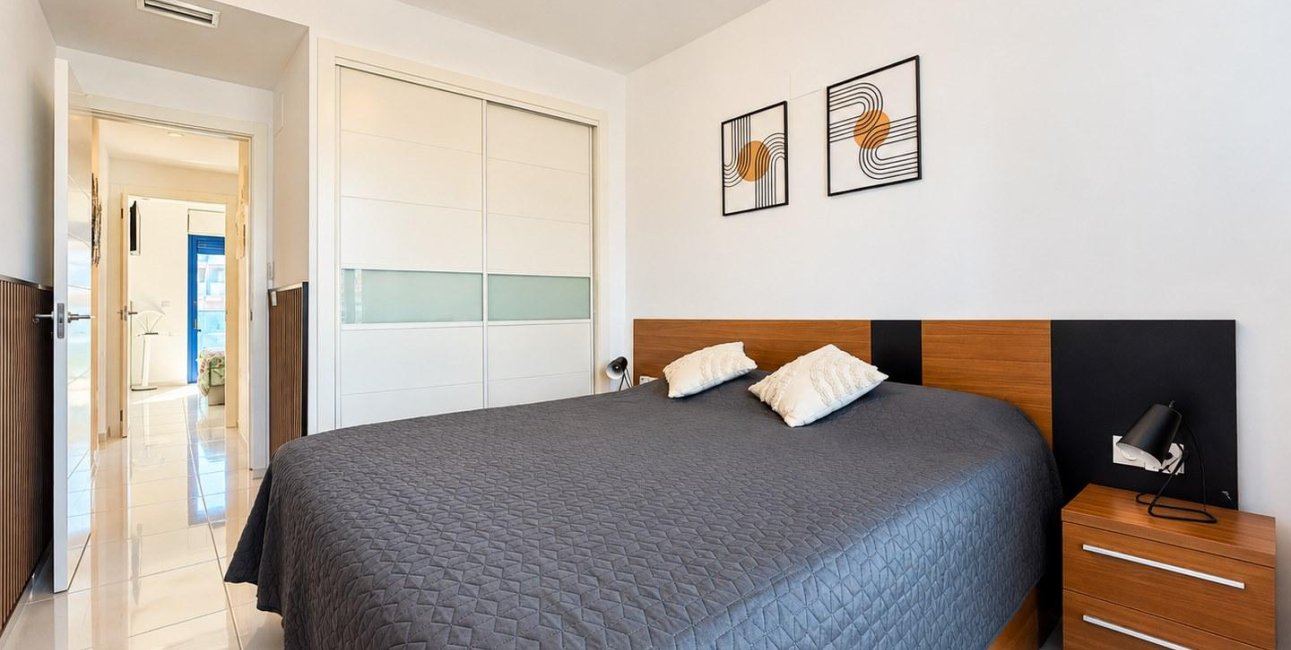Resale - Apartment / flat -
Torrevieja - Punta prima