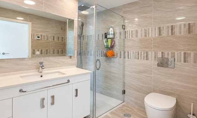 Resale - Apartment / flat -
Torrevieja - Punta prima
