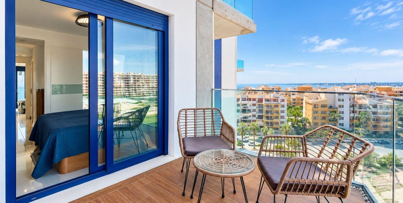 Resale - Apartment / flat -
Torrevieja - Punta prima