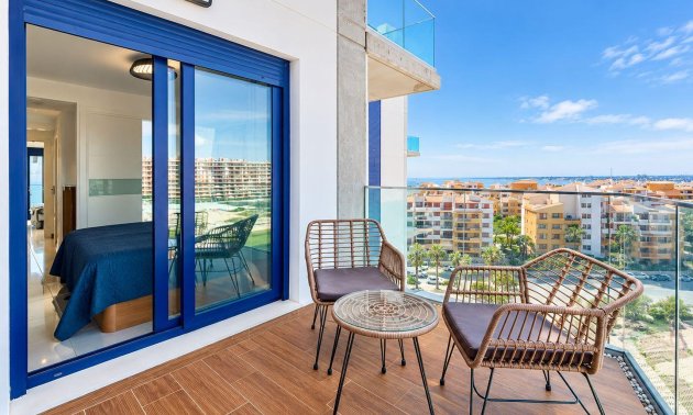 Resale - Apartment / flat -
Torrevieja - Punta prima