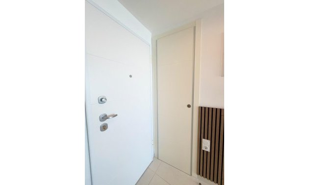 Resale - Apartment / flat -
Torrevieja - Punta prima