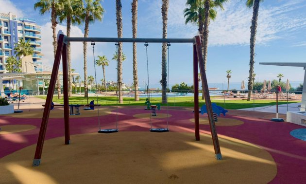 Resale - Apartment / flat -
Torrevieja - Punta prima