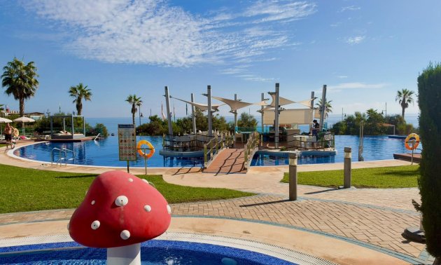 Resale - Apartment / flat -
Torrevieja - Punta prima