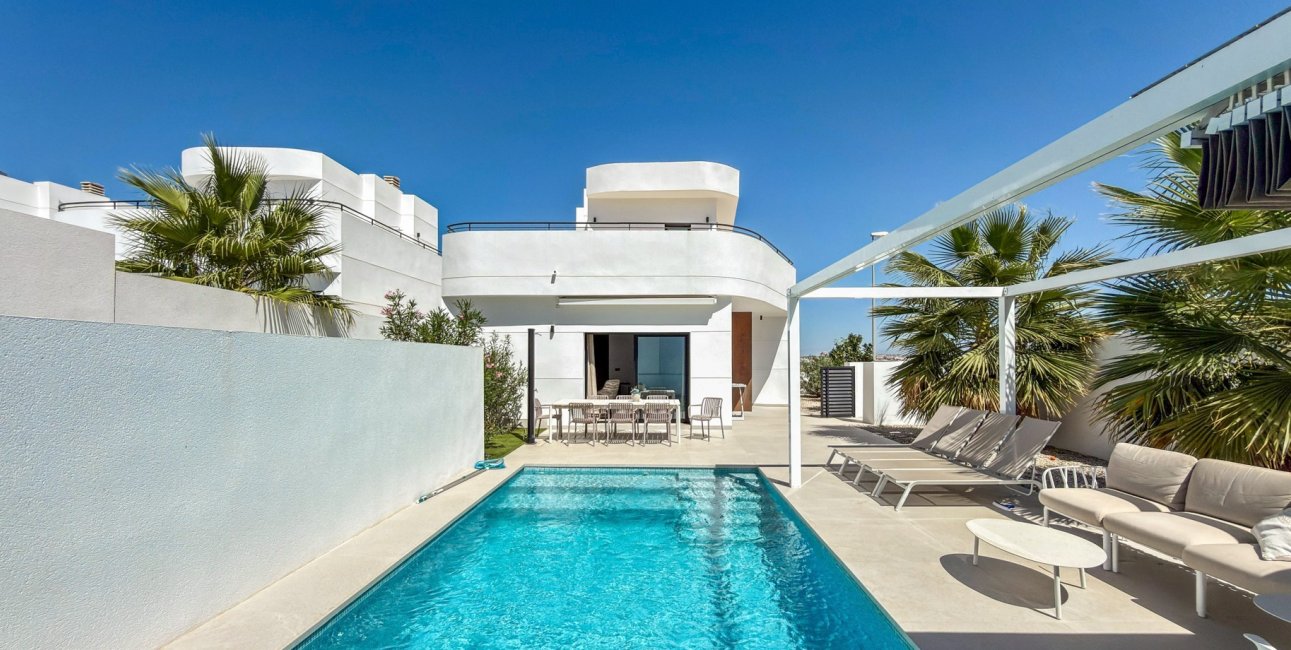 Resale - Villa -
Ciudad Quesada - Pueblo Lucero