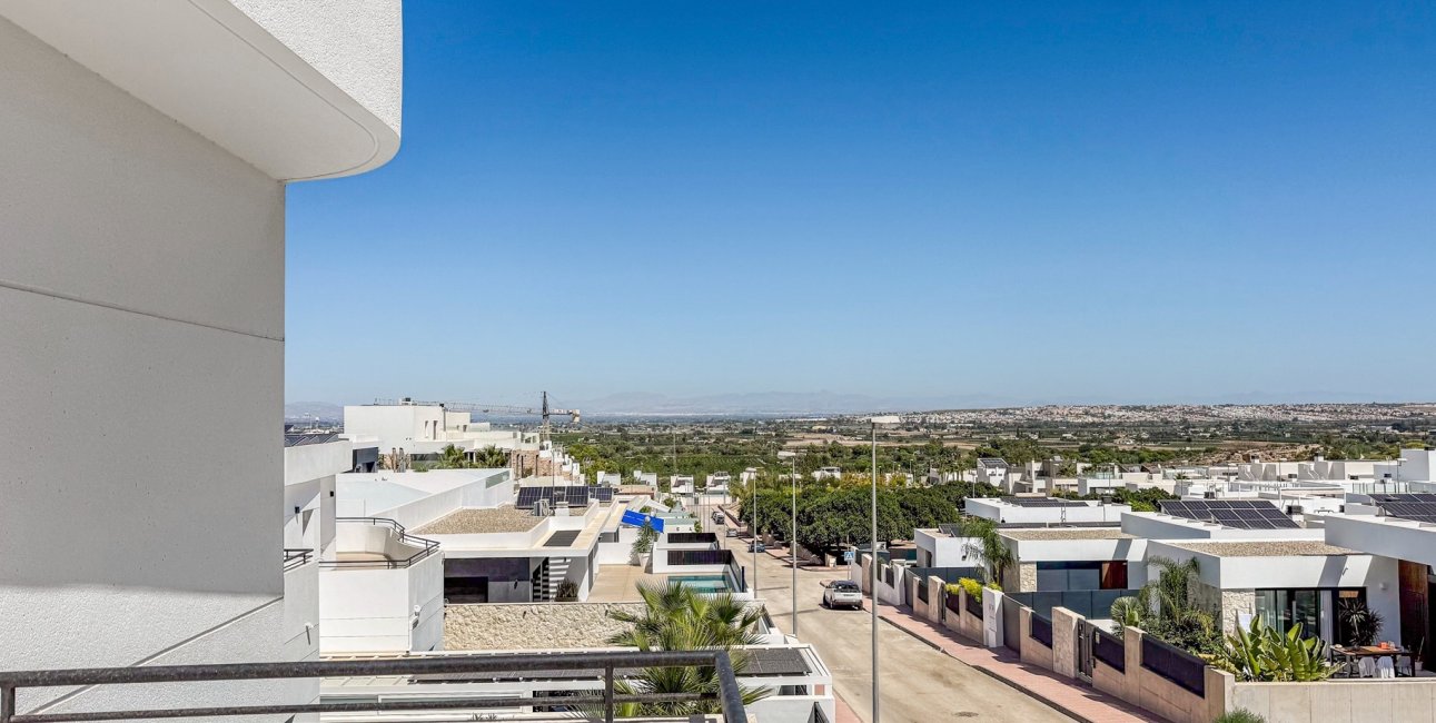 Resale - Villa -
Ciudad Quesada - Pueblo Lucero