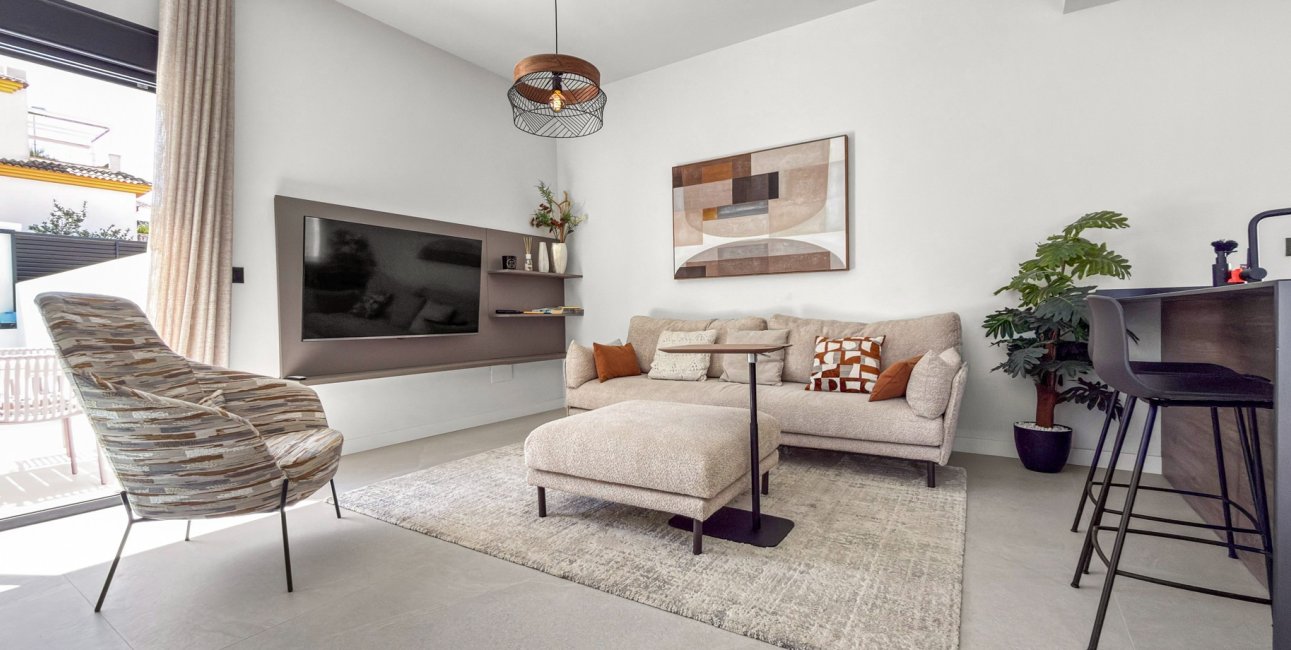 Resale - Villa -
Ciudad Quesada - Pueblo Lucero