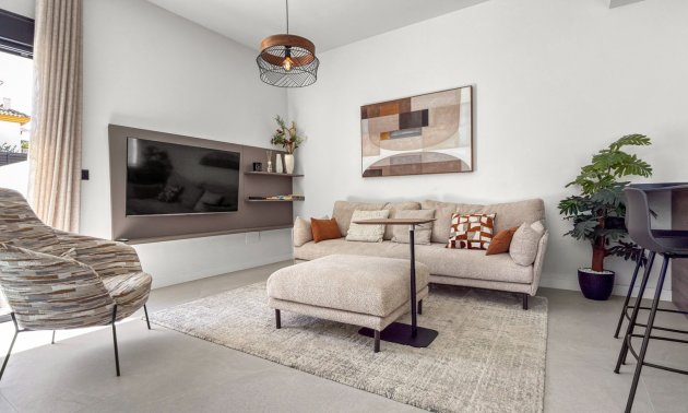 Resale - Villa -
Ciudad Quesada - Pueblo Lucero