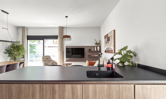 Resale - Villa -
Ciudad Quesada - Pueblo Lucero