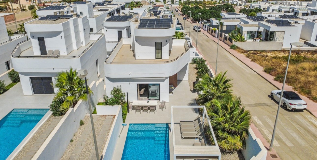Resale - Villa -
Ciudad Quesada - Pueblo Lucero