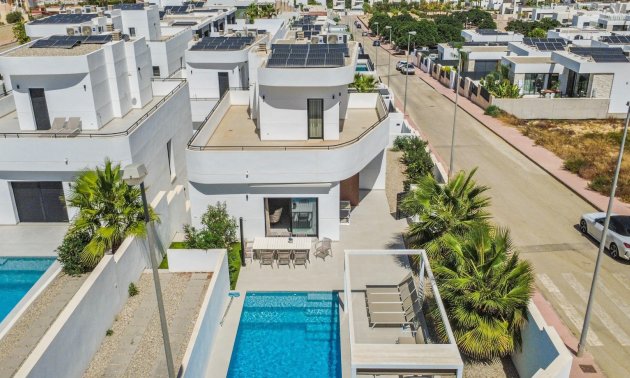 Resale - Villa -
Ciudad Quesada - Pueblo Lucero