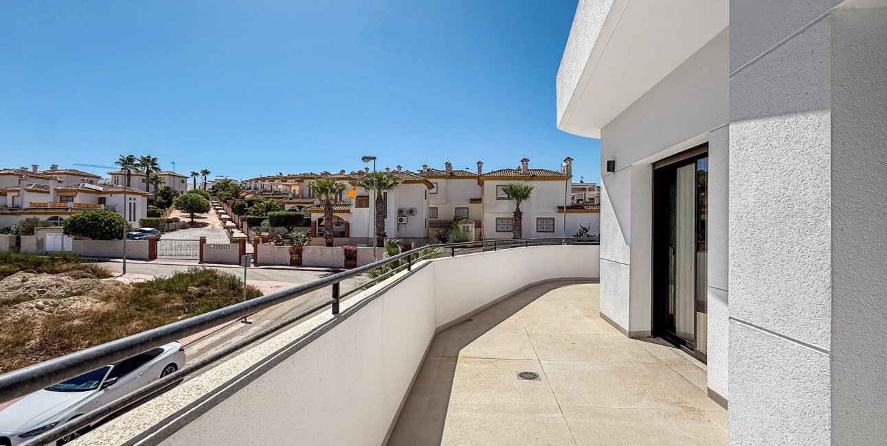 Resale - Villa -
Ciudad Quesada - Pueblo Lucero