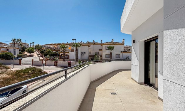 Resale - Villa -
Ciudad Quesada - Pueblo Lucero