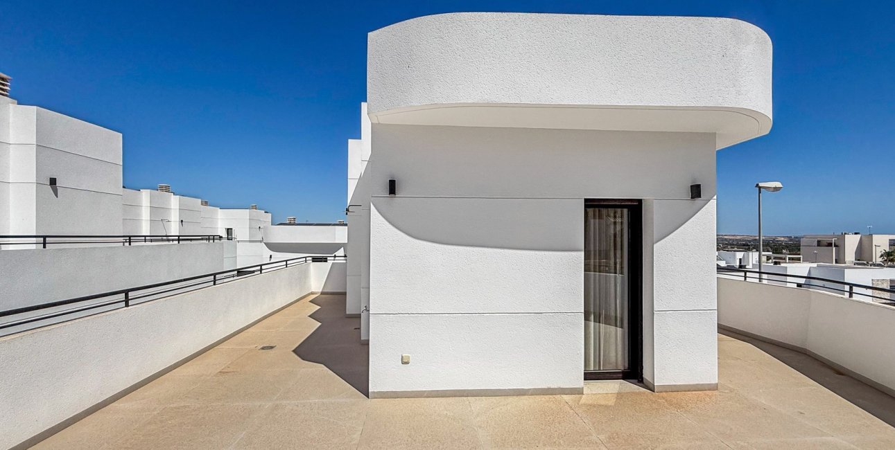Resale - Villa -
Ciudad Quesada - Pueblo Lucero