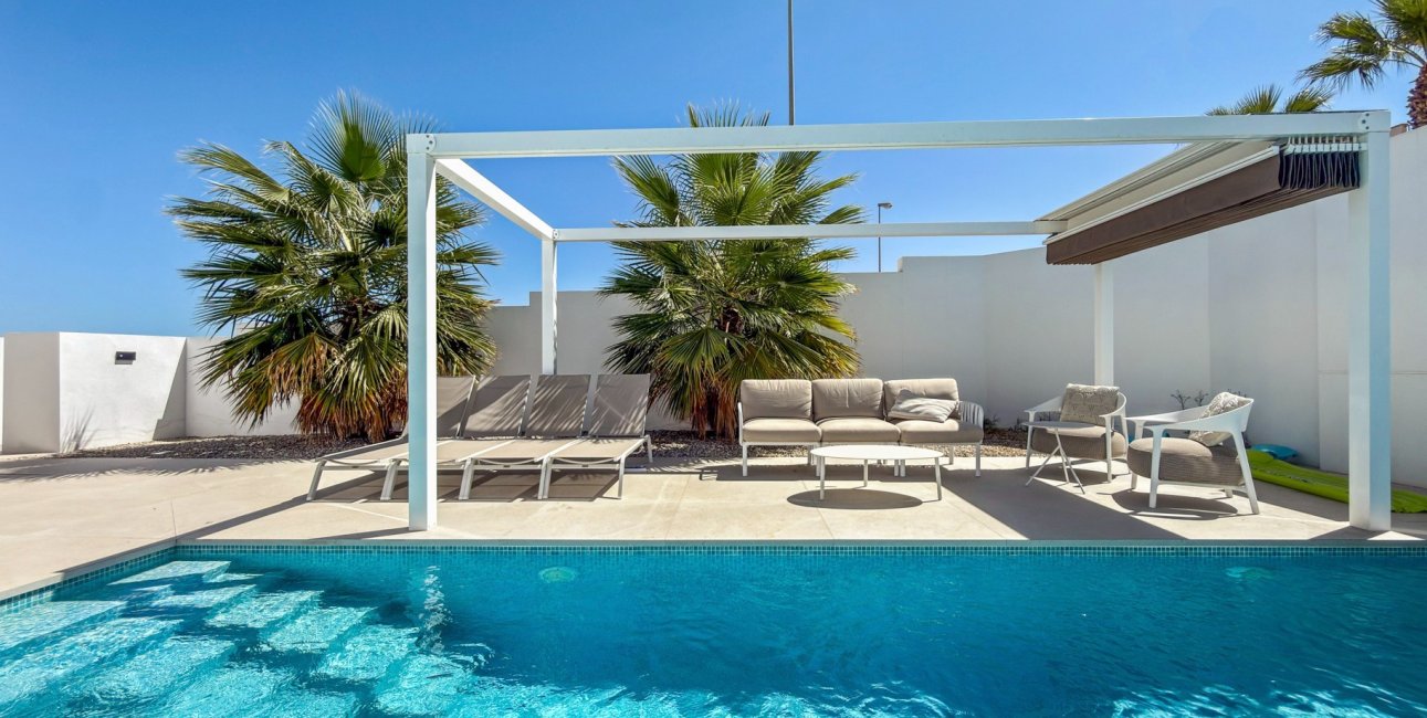 Resale - Villa -
Ciudad Quesada - Pueblo Lucero