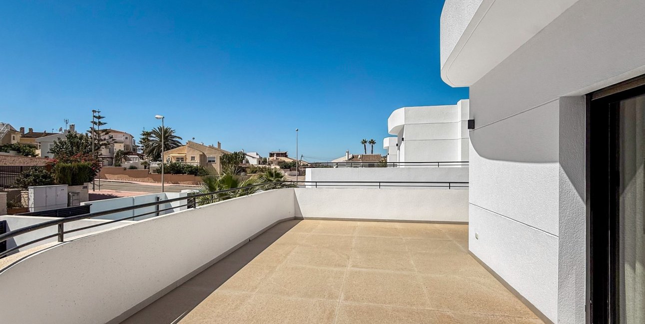 Resale - Villa -
Ciudad Quesada - Pueblo Lucero