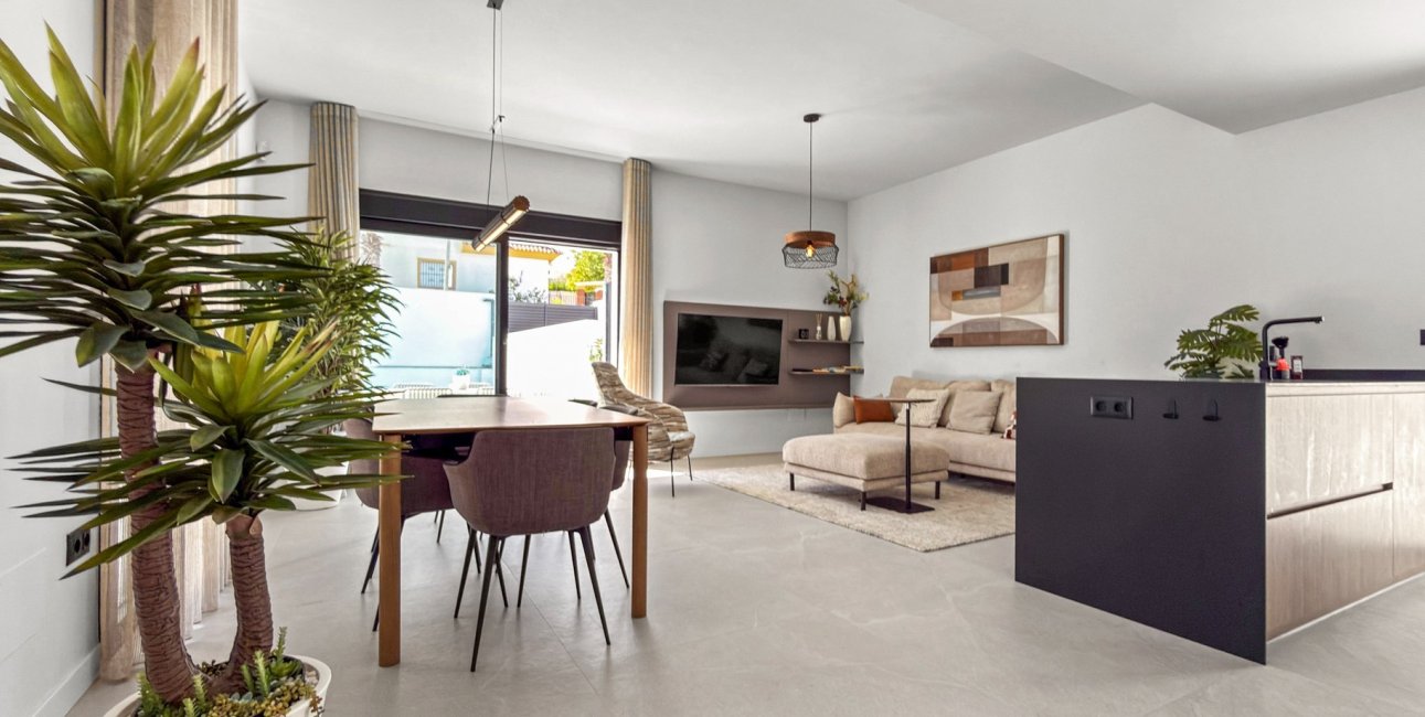 Resale - Villa -
Ciudad Quesada - Pueblo Lucero
