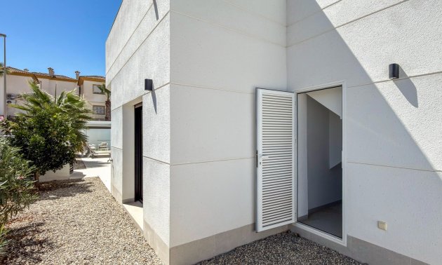 Resale - Villa -
Ciudad Quesada - Pueblo Lucero