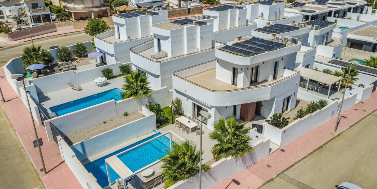 Resale - Villa -
Ciudad Quesada - Pueblo Lucero