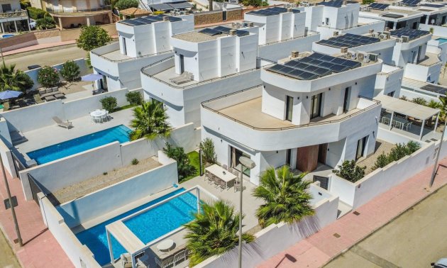 Resale - Villa -
Ciudad Quesada - Pueblo Lucero