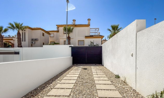 Resale - Villa -
Ciudad Quesada - Pueblo Lucero
