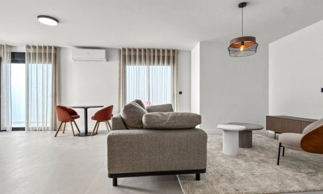Resale - Villa -
Ciudad Quesada - Pueblo Lucero