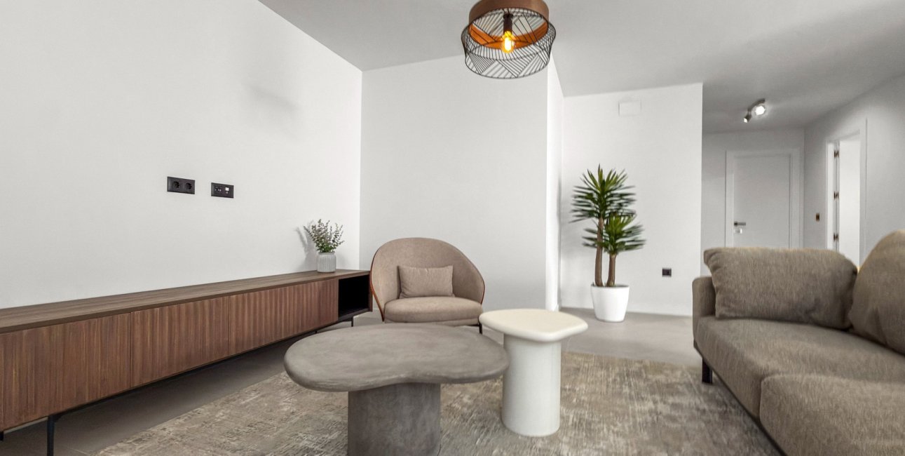 Resale - Villa -
Ciudad Quesada - Pueblo Lucero