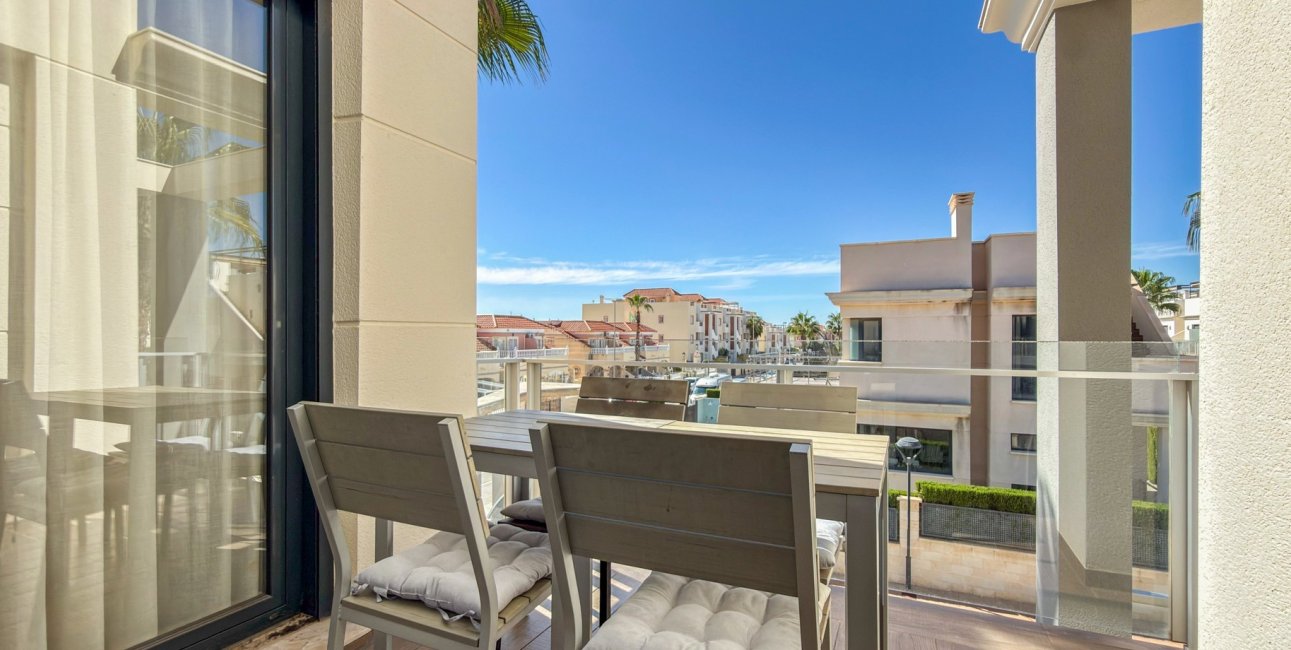 Resale - Duplex -
Orihuela Costa - La Zenia