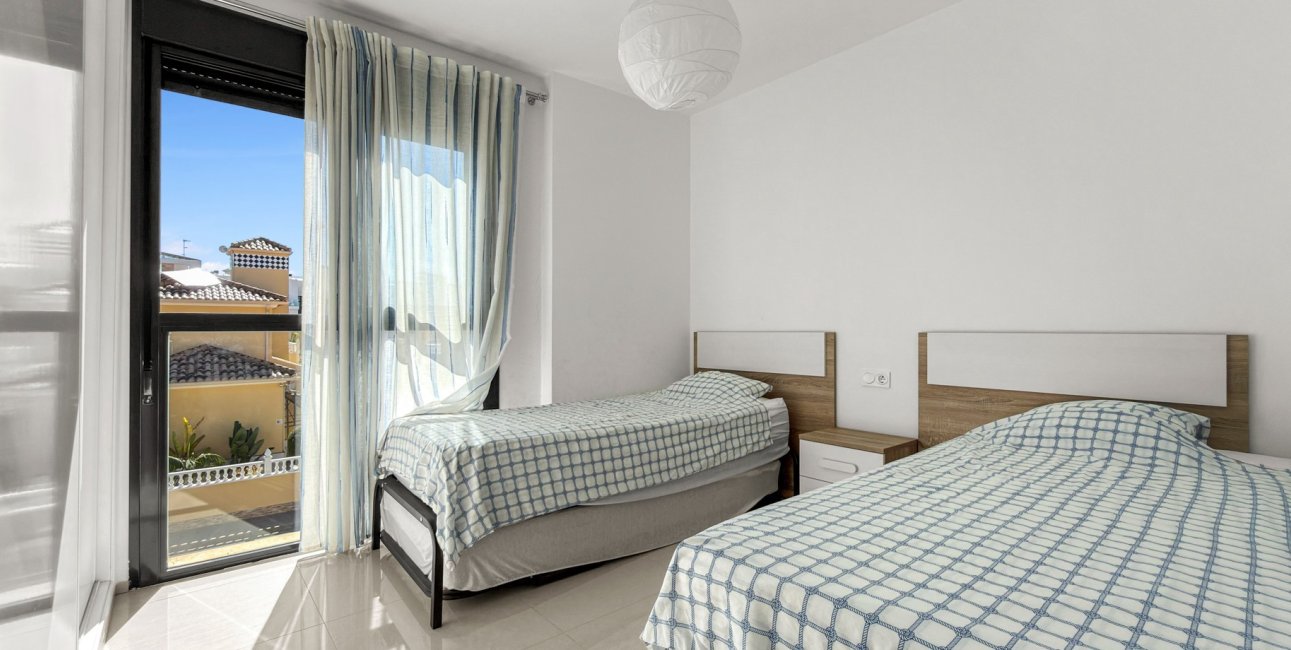 Resale - Duplex -
Orihuela Costa - La Zenia