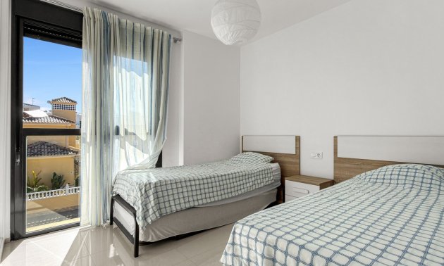 Resale - Duplex -
Orihuela Costa - La Zenia
