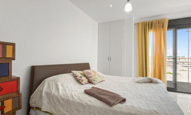 Resale - Duplex -
Orihuela Costa - La Zenia