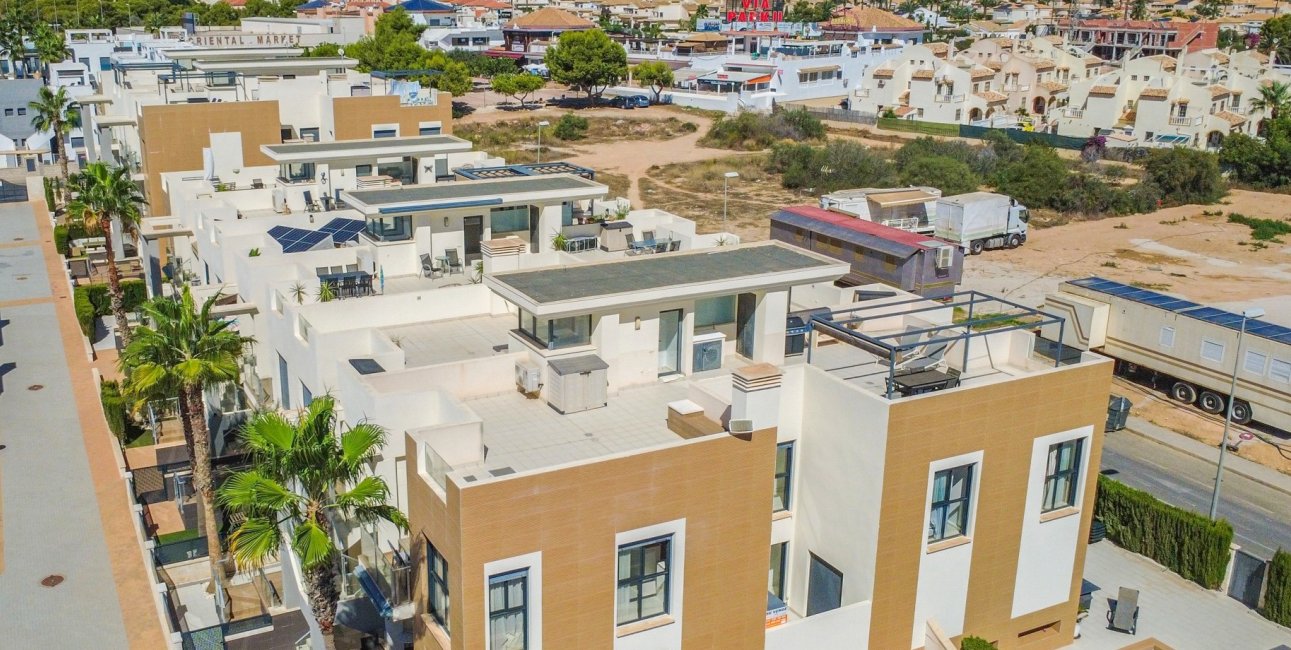 Resale - Duplex -
Orihuela Costa - La Zenia