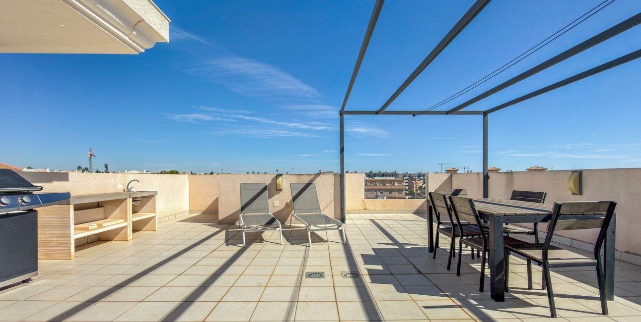 Resale - Duplex -
Orihuela Costa - La Zenia