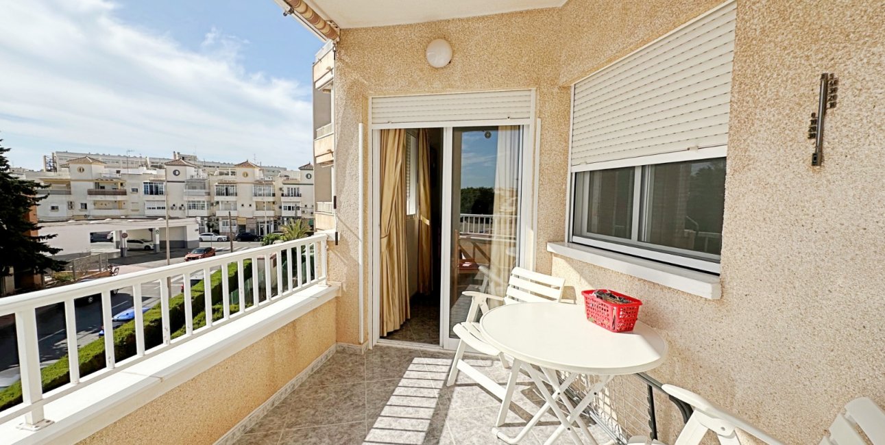 Resale - Apartment / flat -
Torrevieja - Torrevieja - Centre