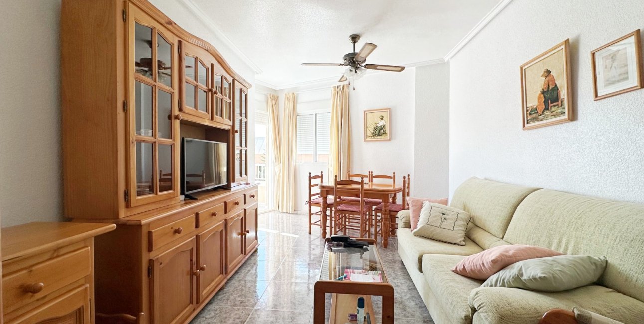 Resale - Apartment / flat -
Torrevieja - Torrevieja - Centre