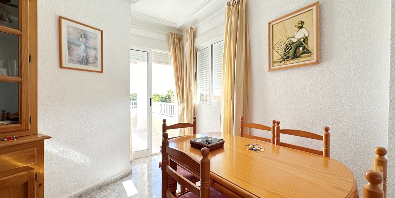 Resale - Apartment / flat -
Torrevieja - Torrevieja - Centre