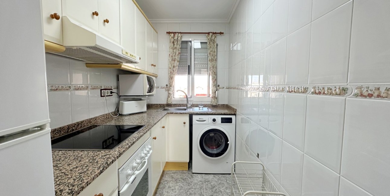 Resale - Apartment / flat -
Torrevieja - Torrevieja - Centre