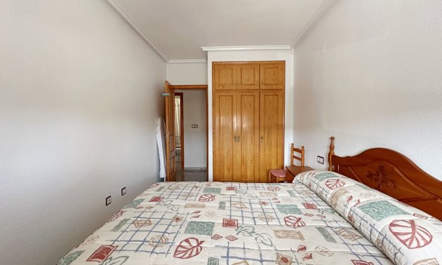 Resale - Apartment / flat -
Torrevieja - Torrevieja - Centre
