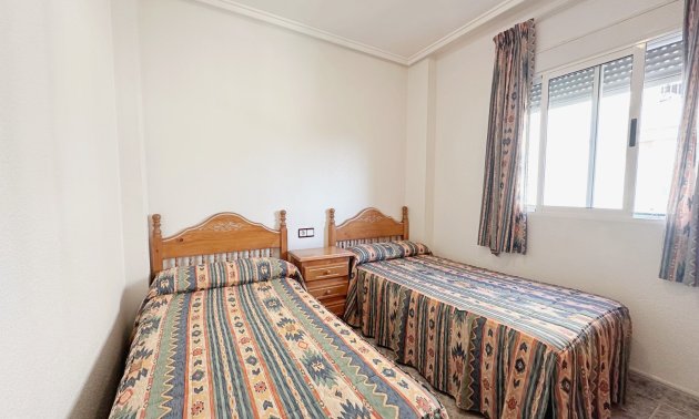 Resale - Apartment / flat -
Torrevieja - Torrevieja - Centre